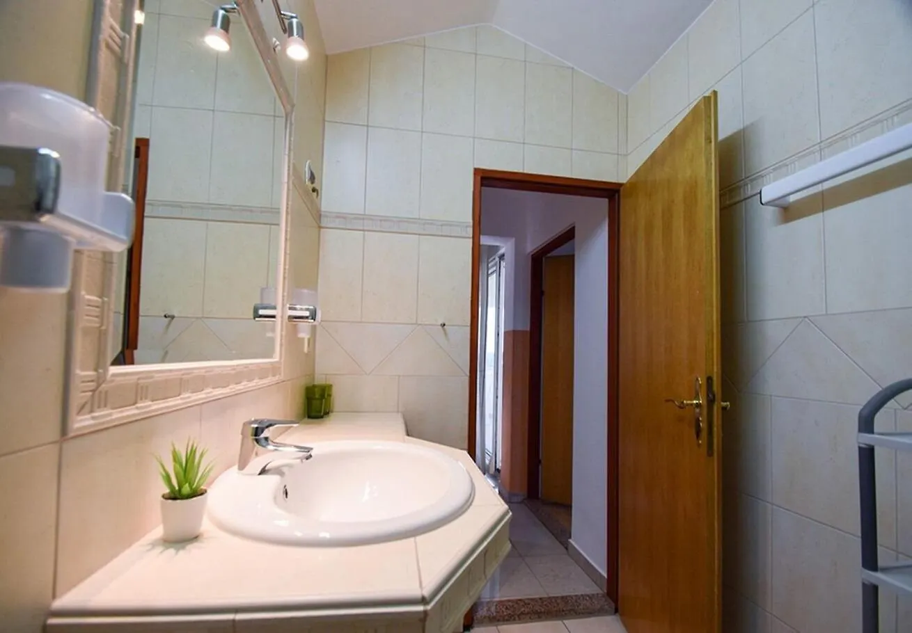 Apartments Lidija Banjol
