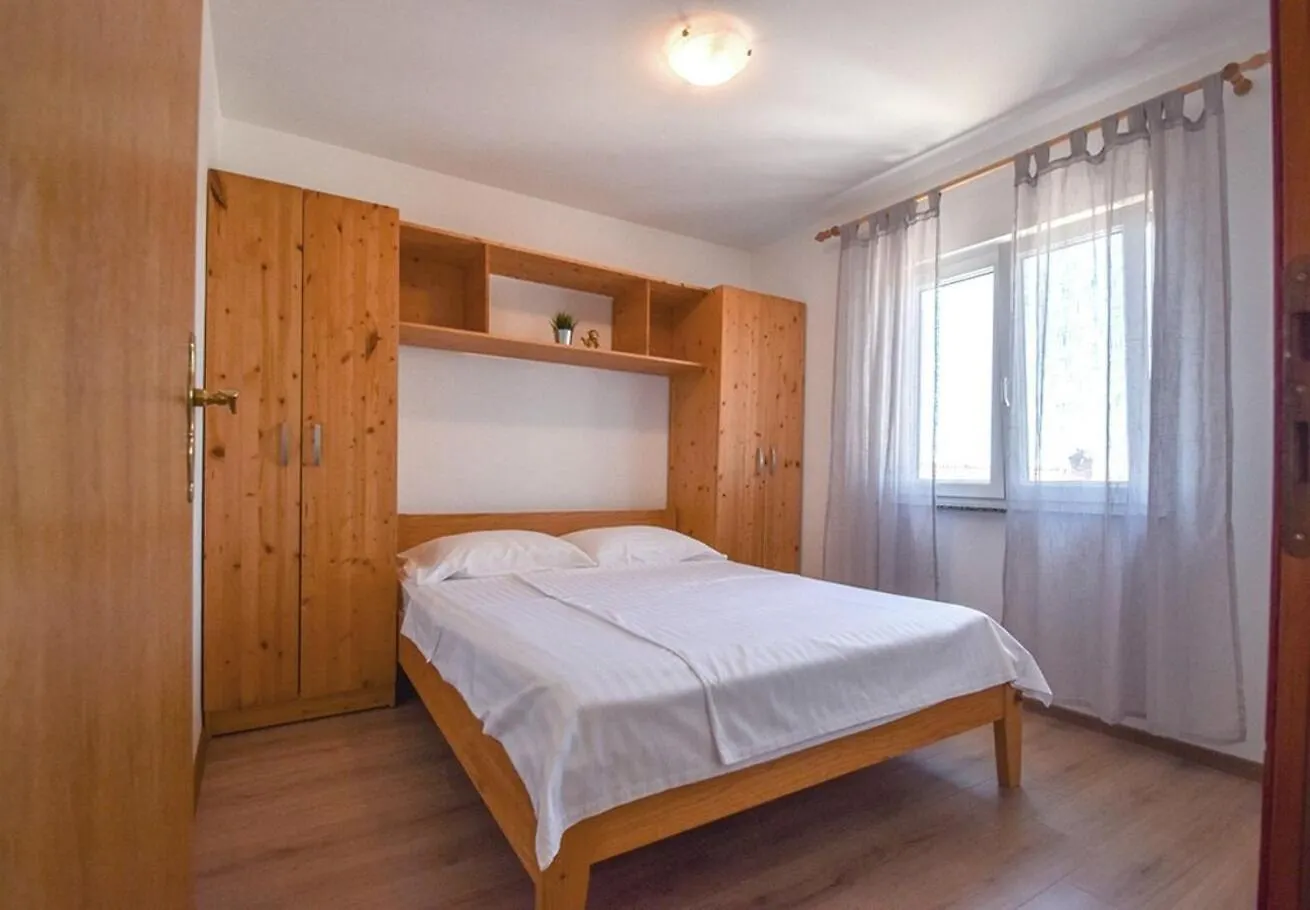 Apartments Lidija Banjol Croatia