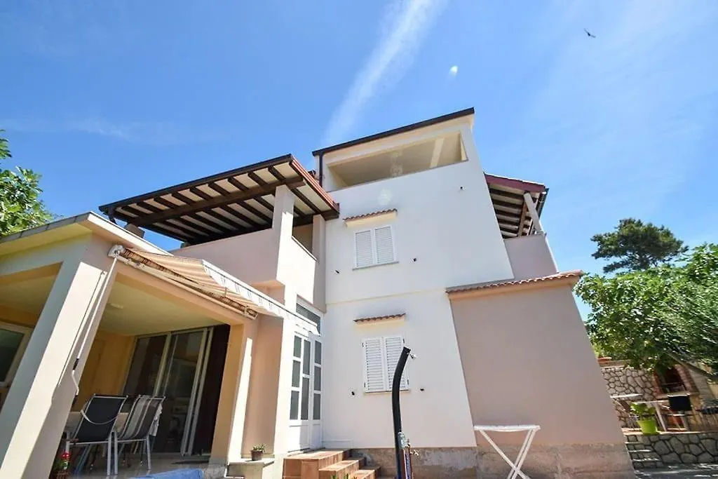 Apartments Lidija Banjol 0*,