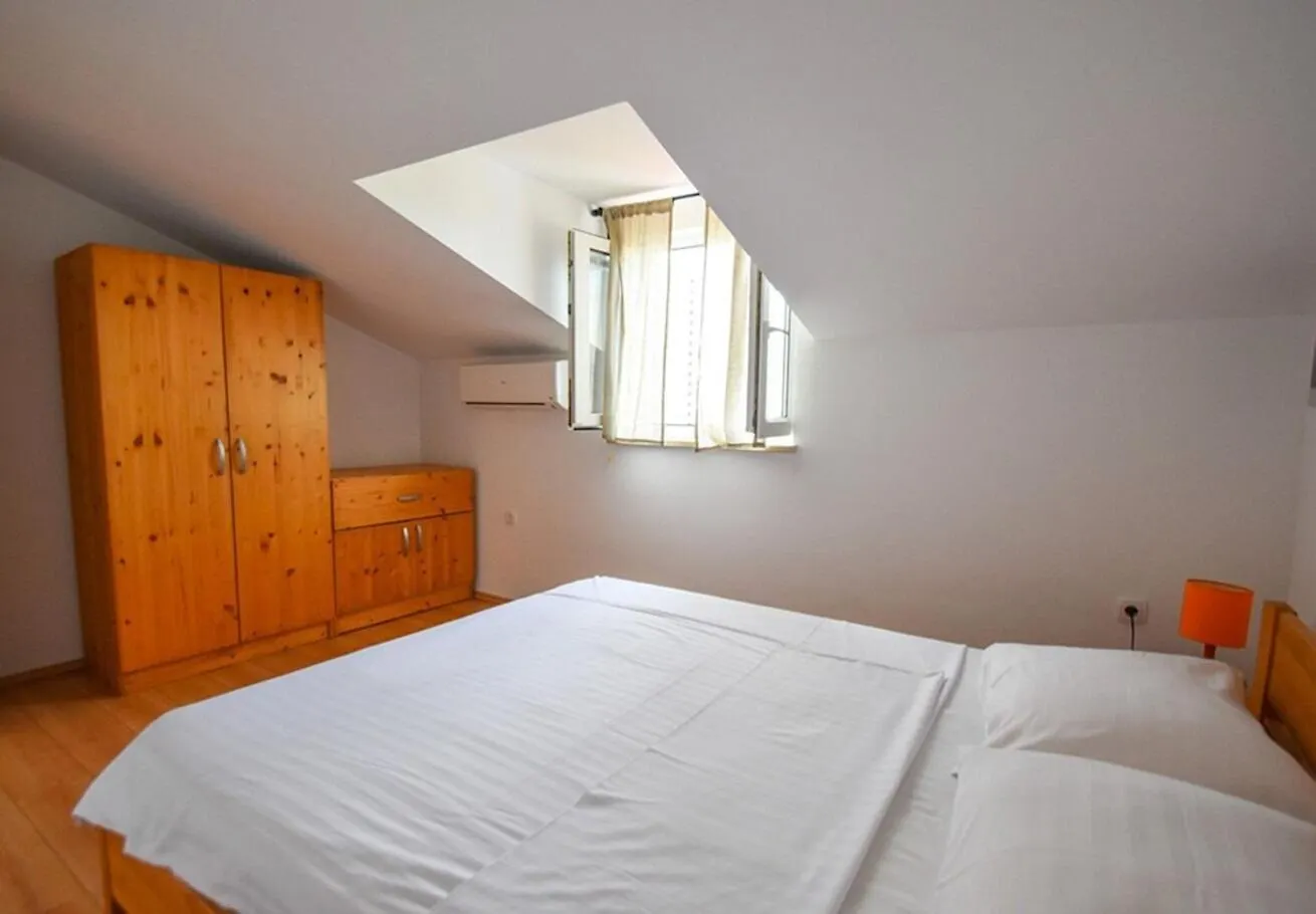 Apartments Lidija Banjol