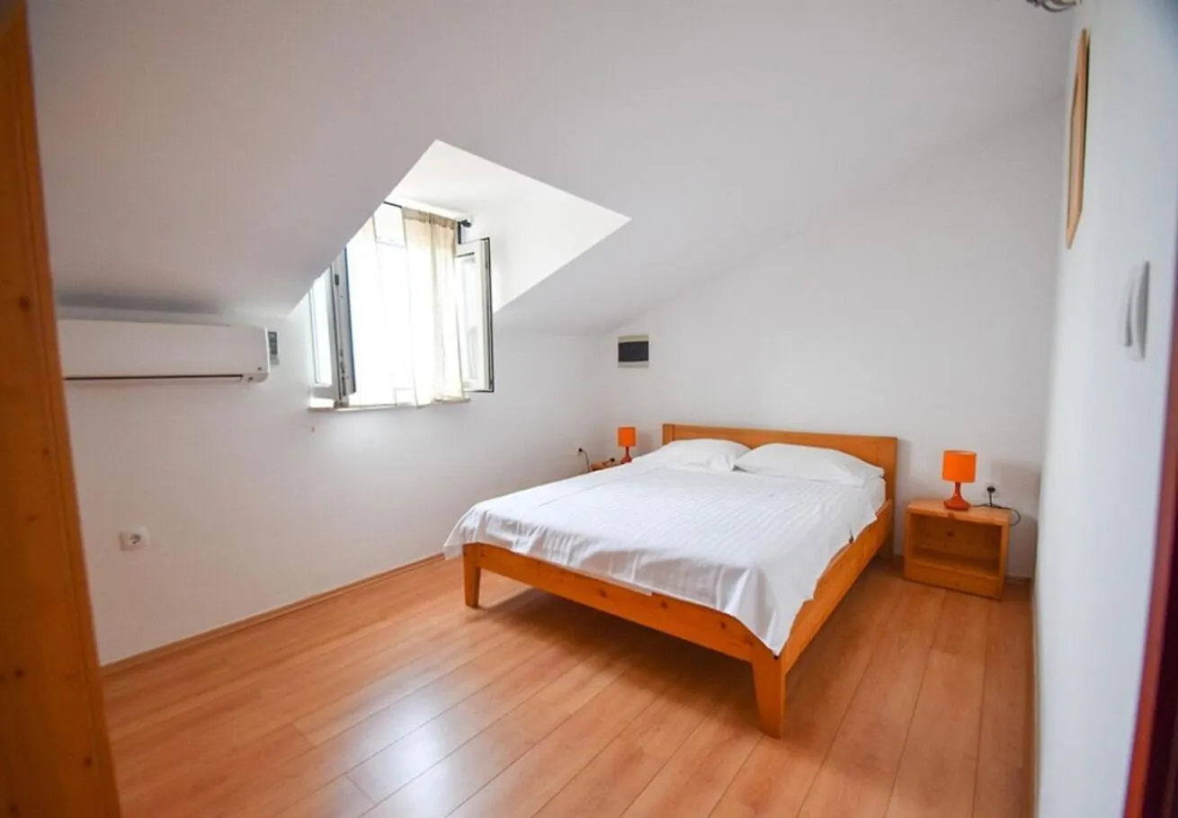 Apartments Lidija Banjol