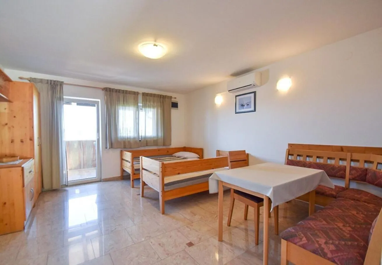 Apartments Lidija Banjol