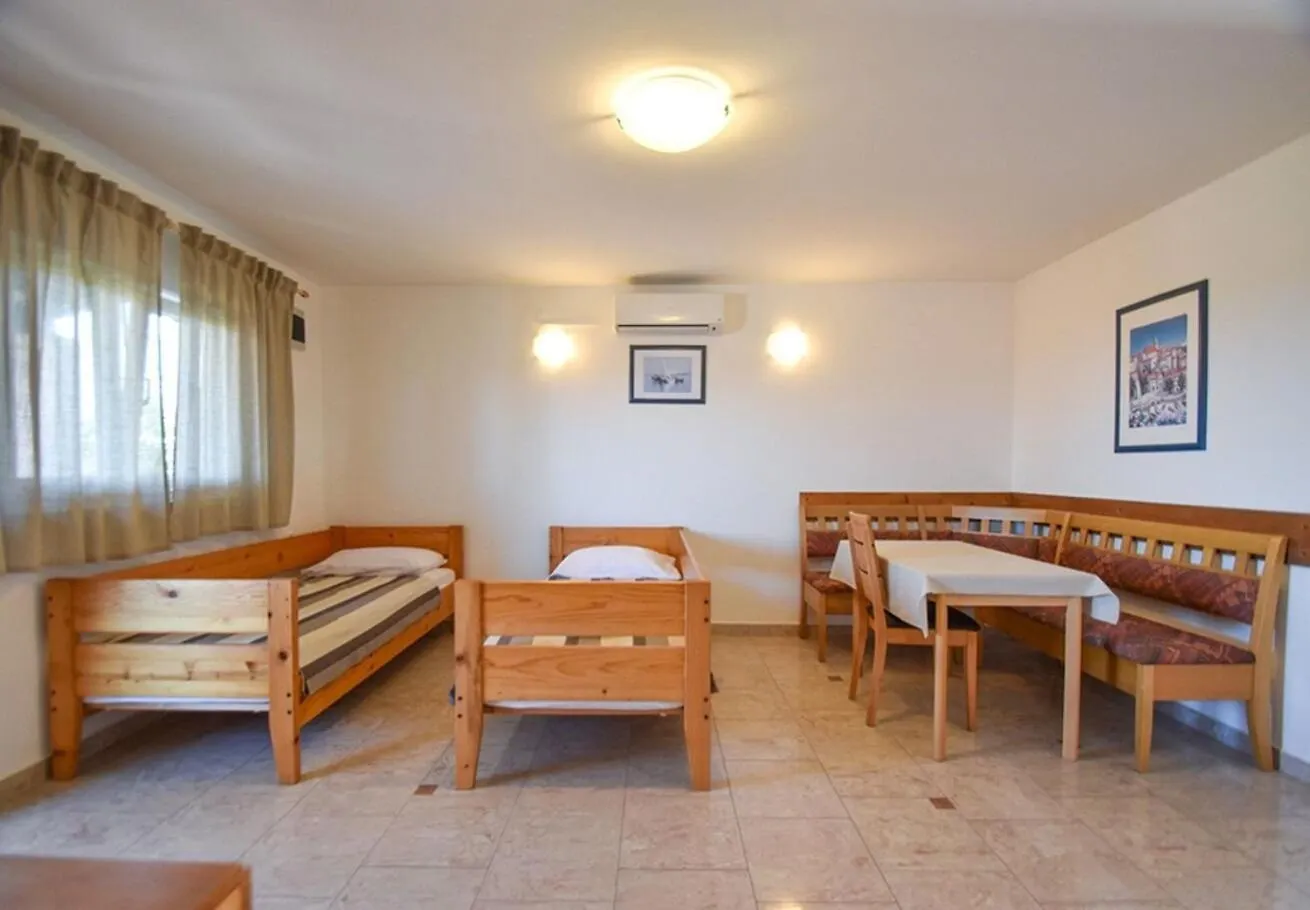 Apartments Lidija Banjol 0*,  Croatia
